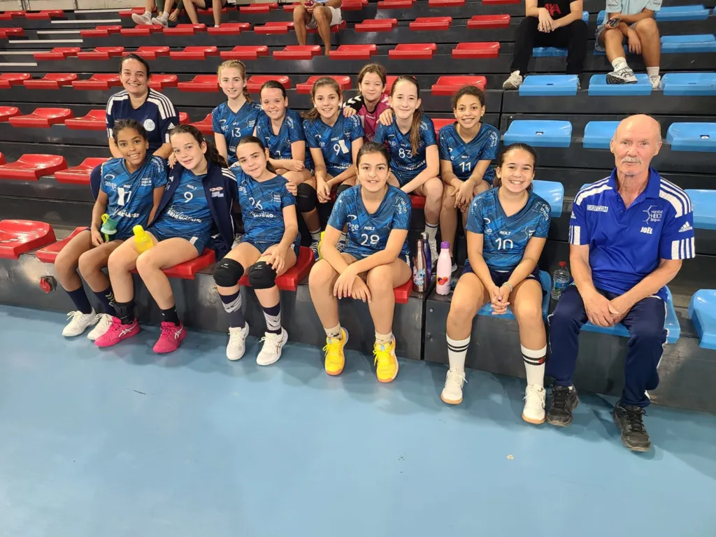 Tournoi Spina filles U13 avec leurs coachs du HBCB